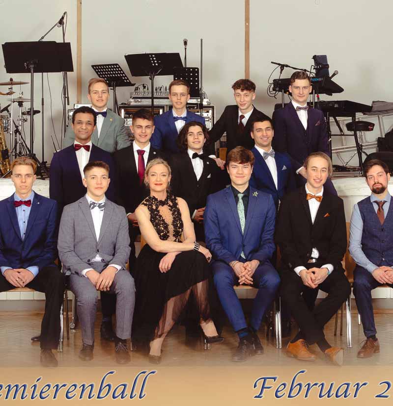 Gruppenfoto bei einem Prämierenball