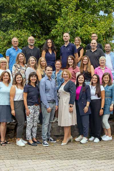 Gruppenfoto Lehrerkollegium Schule